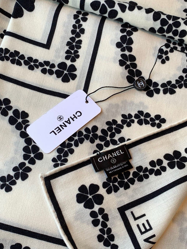 CC 26s Scarf 140 In Cashmere Silk 309370