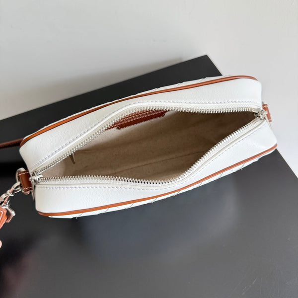 BV 25 Small Intrecciato Camera Bag 24.5cm White Cowhide HW
