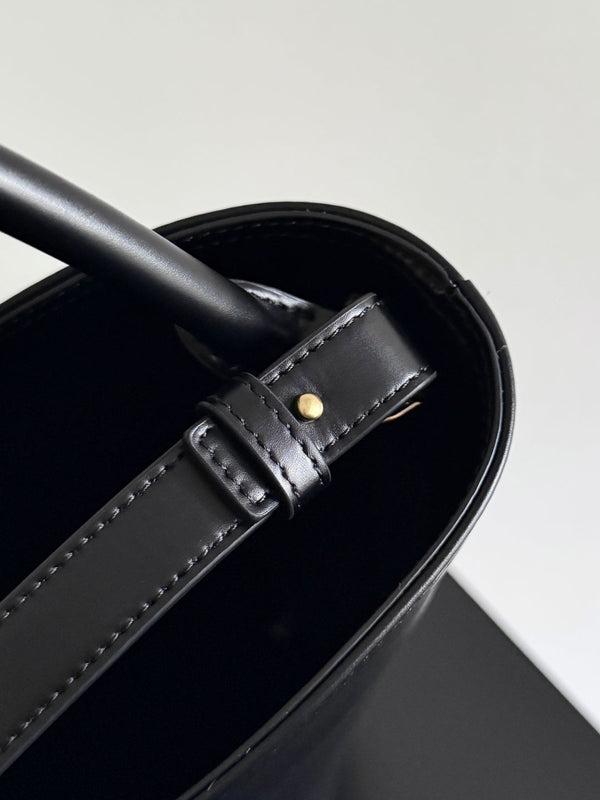 BV 25S Medium Liberta 30cm Black Calfskin GHW