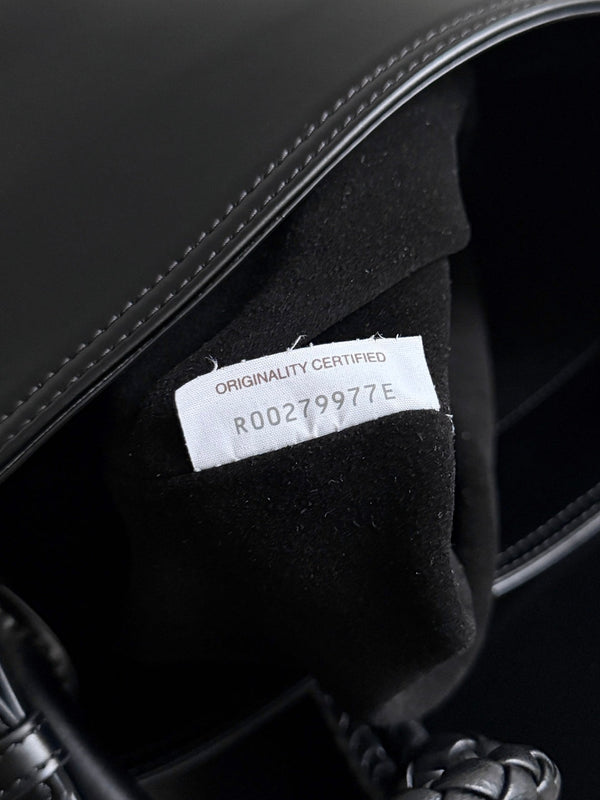 BV 25S Medium Liberta 30cm Black Calfskin GHW