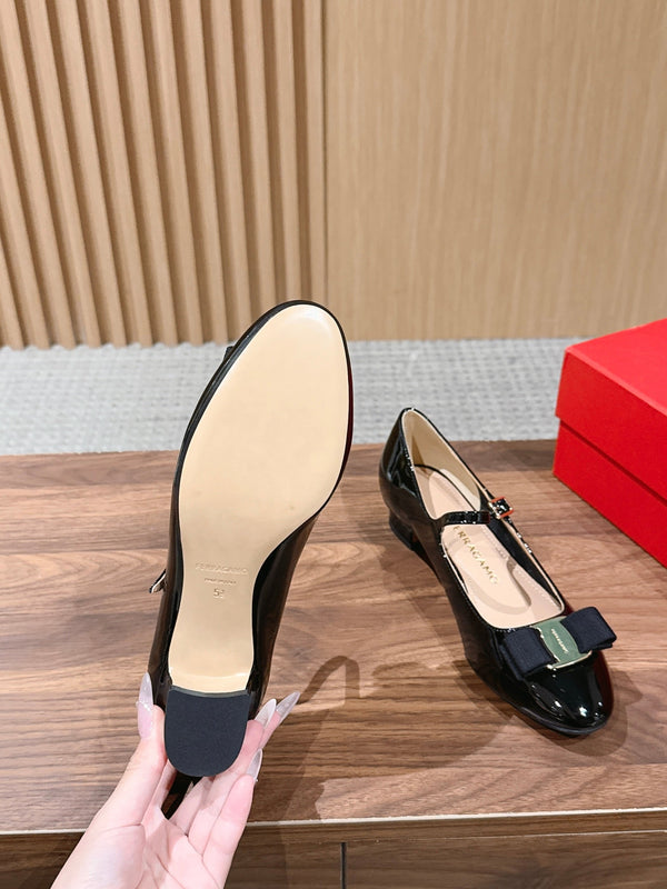Ferragamo Vara Bow Mary Jane 3cm Black Patent Leather 693008