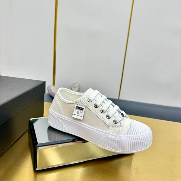 CC 26s Platform Sneakers Cream Canvas 832619