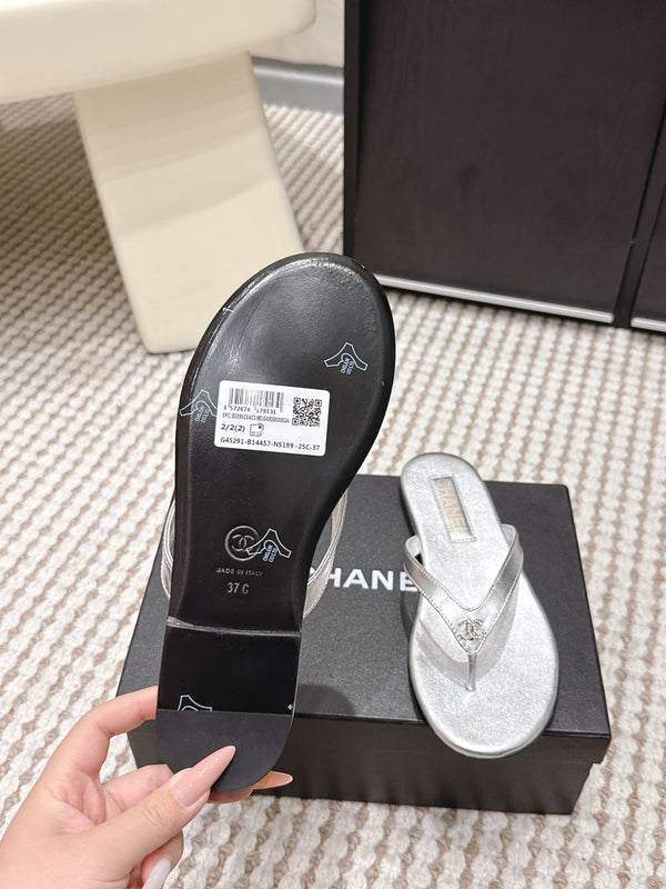 CC 26ss Flip-Flops Sliver Metalic Sheepskin 653601
