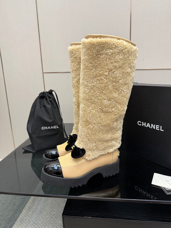 CC knee-high boots beige sheepskin and wool 532191