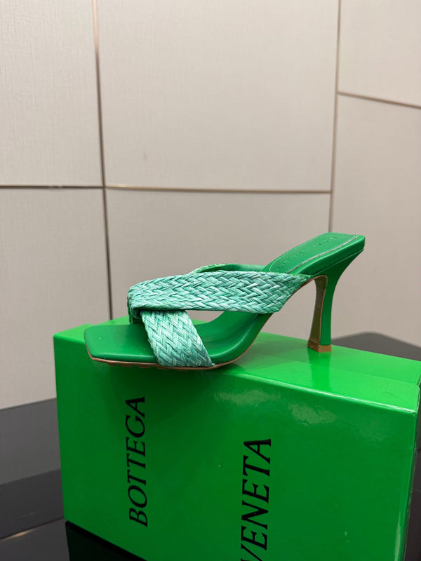BV 26s Heeled Sandals 9.5cm Green Calfskin Raffia