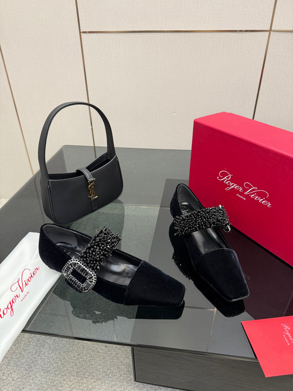 RV Belle Vivier Mary Janes Black Velvet 629888