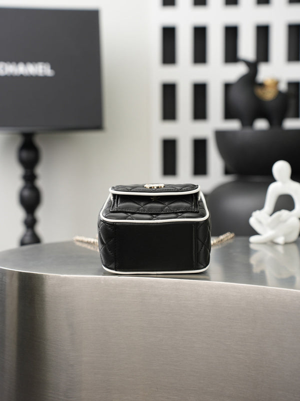 CC π¨π·ππππ Mini Backpack Black Lambskin