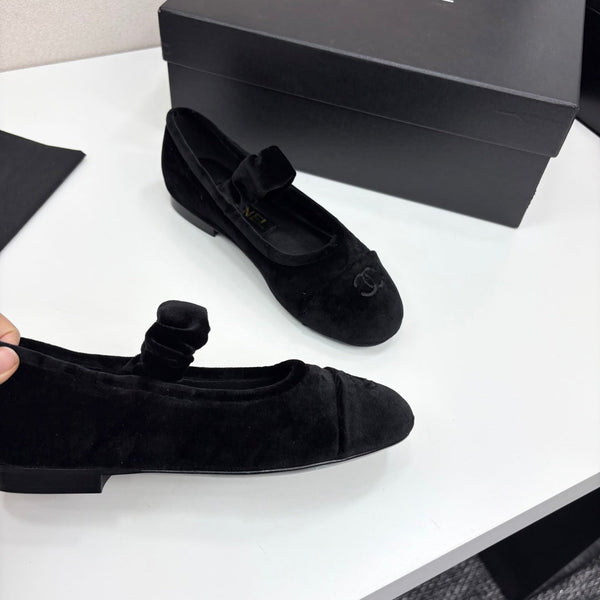 CC 25 Mary Janes In Black Velvet And Sheepskin 352463