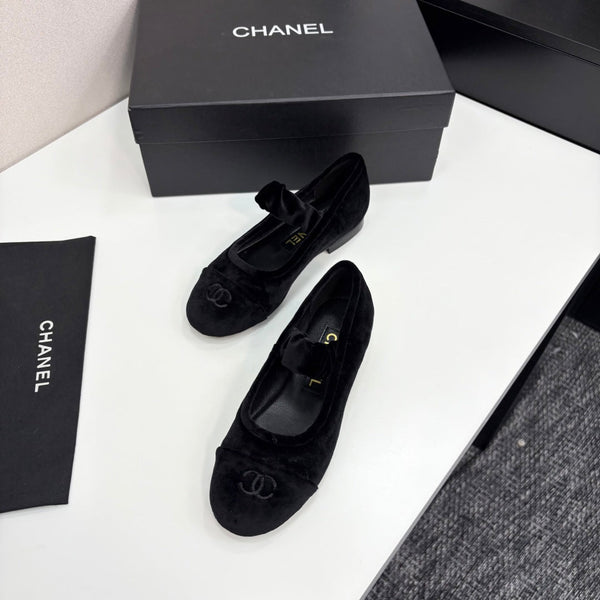 CC 25 Mary Janes In Black Velvet And Sheepskin 352463
