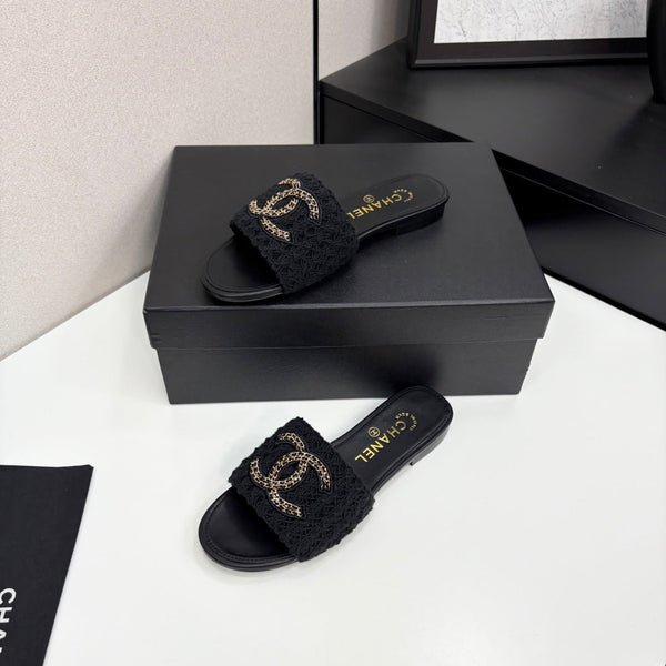 CC 25 Doubble Chain Embroidered Slippers Black Fabric 352495