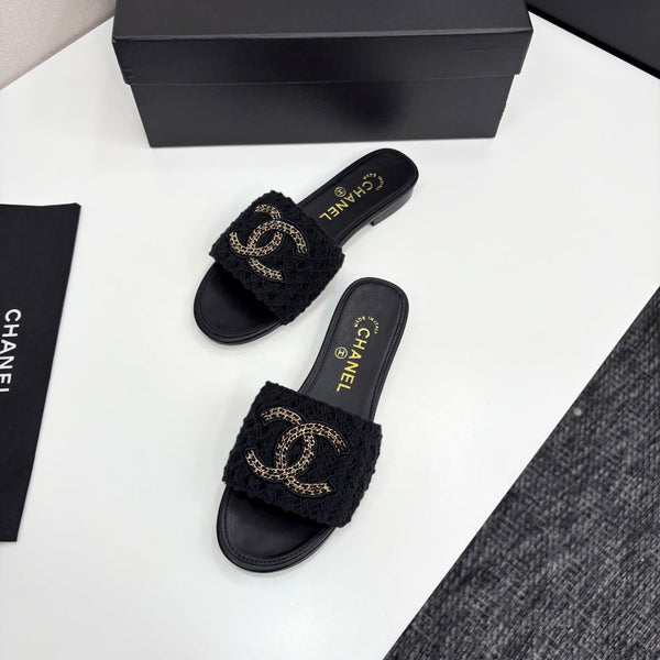 CC 25 Doubble Chain Embroidered Slippers Black Fabric 352495