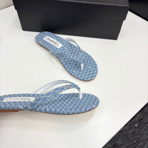 CC Crystal Logo Thong Sandal Light Blue Fabric And Sheepskin352484