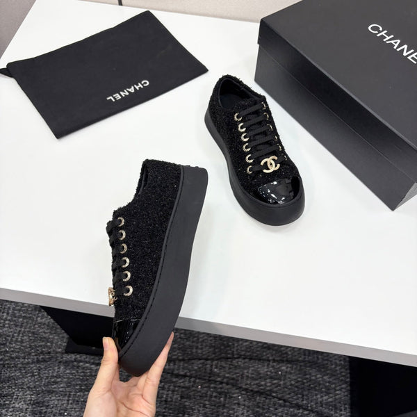 CC25 Lace-up Sneakers Black Fabric And Patent Leather 352501