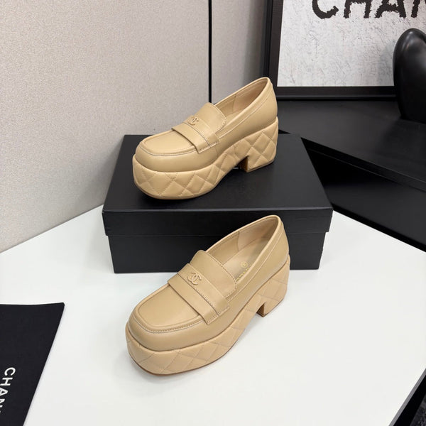 CC 25 Thick-Heeled Loafer 55mm Beige Quilted Lambskin 368827