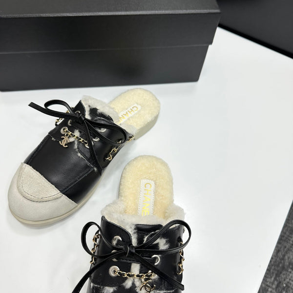 CC 26s Mules Flat Black Leather Suede Fur 109163