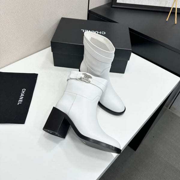 CC FW 2026 Ankle Boot White Cowhide 925670
