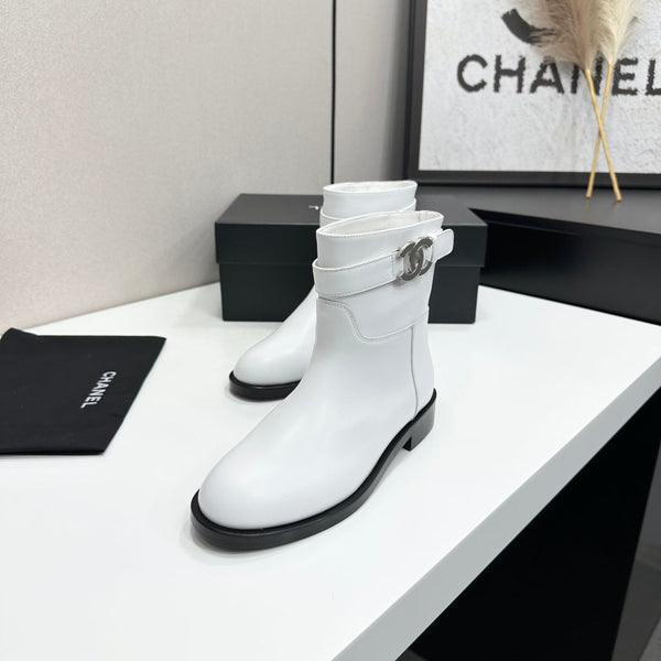 CC FW 2026 Ankle Flat Boot White Cowhide 925673