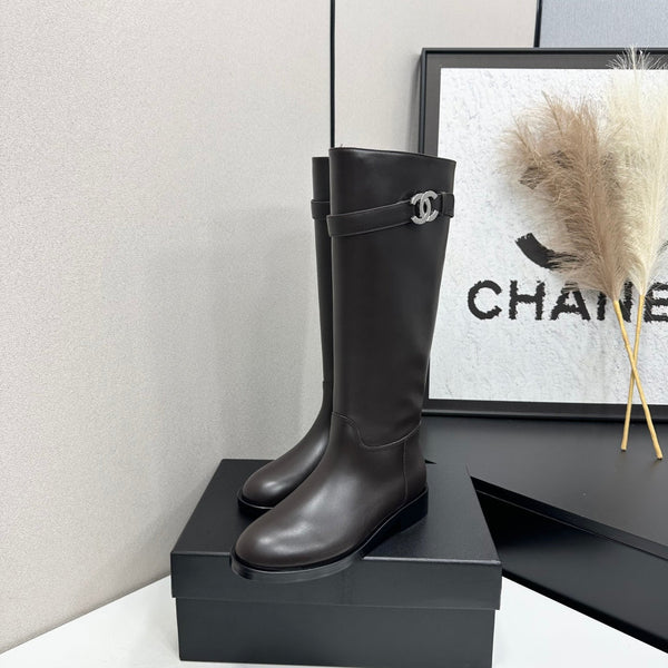 CC FW 2026 Long Flat Boot Dark Coffee Cowhide 925680