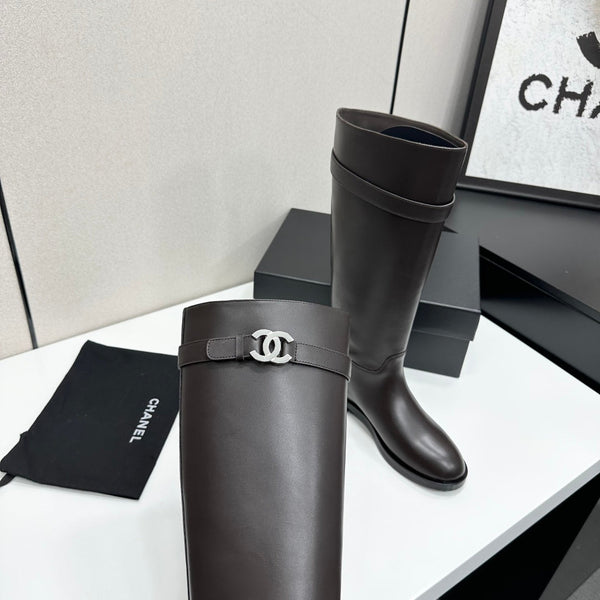 CC FW 2026 Long Flat Boot Dark Coffee Cowhide 925680