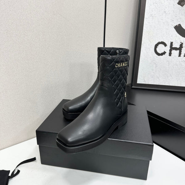 CC 26s Quilted Ankle Boots Black Leather 109241