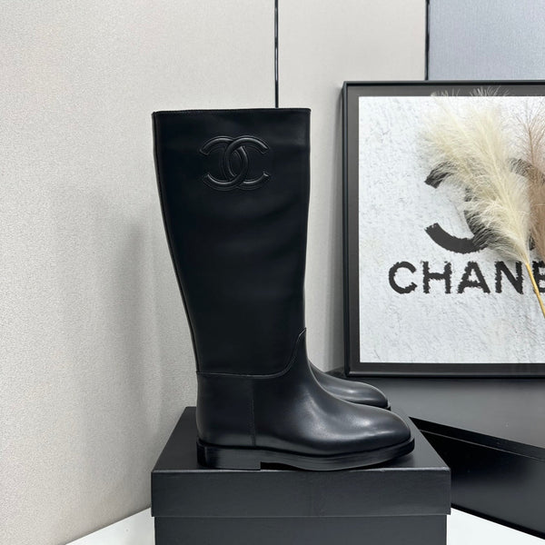 CC 26S Embossed Logo Jumping Boots 3cm Black Leather 109267