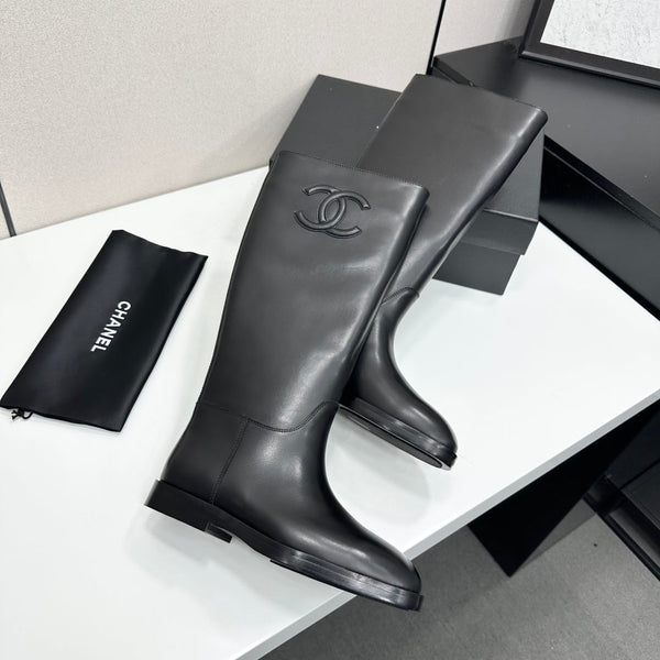 CC 26S Embossed Logo Jumping Boots 3cm Black Leather 109267