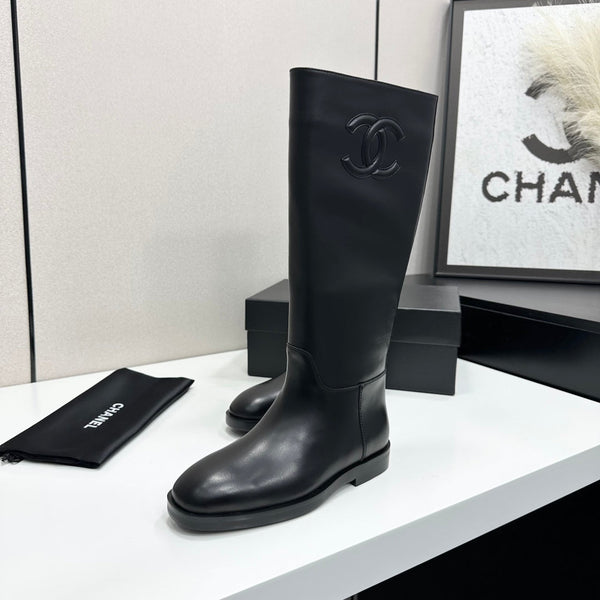 CC 26S Embossed Logo Jumping Boots 3cm Black Leather 109267