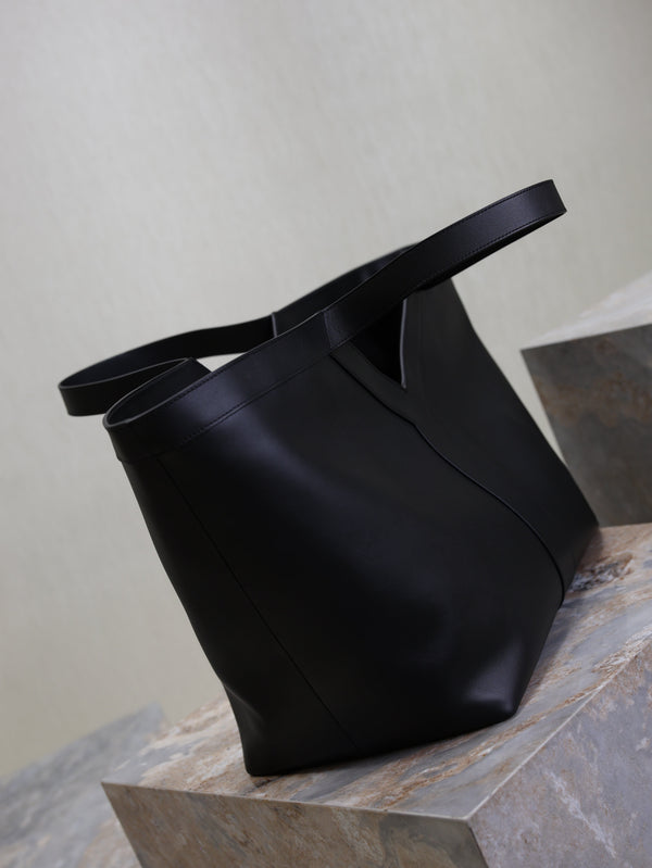 Y Tote Bag Black Cowhide