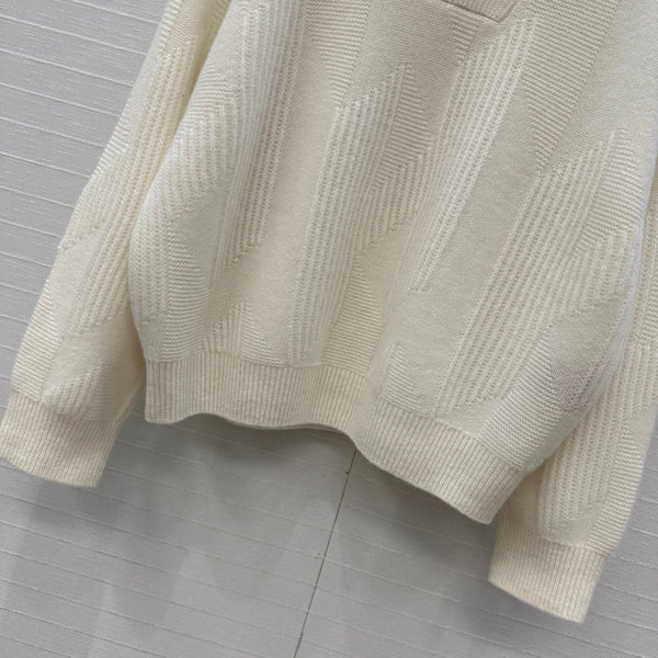 HM 25 White Cashmere Jacquard Sweater 02654