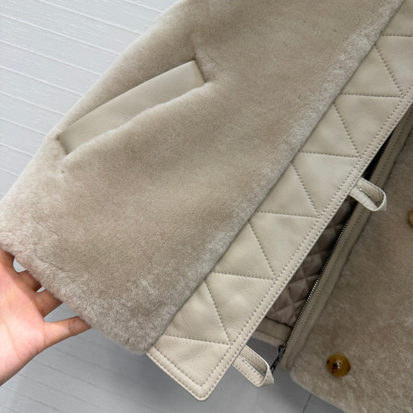 HM 26s Sleeveless Short Vest Beige Fabric & Fur 428595