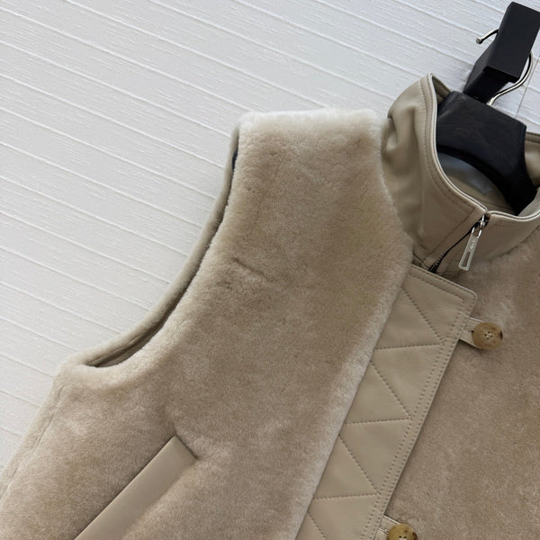 HM 26s Sleeveless Short Vest Beige Fabric & Fur 428595