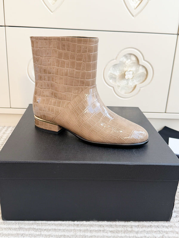 CC 26s Croc Embossed Ankle Boots Beige Patent Leather 122041