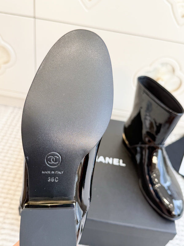 CC 26s Ankle Boots Black Patent Leather 122044