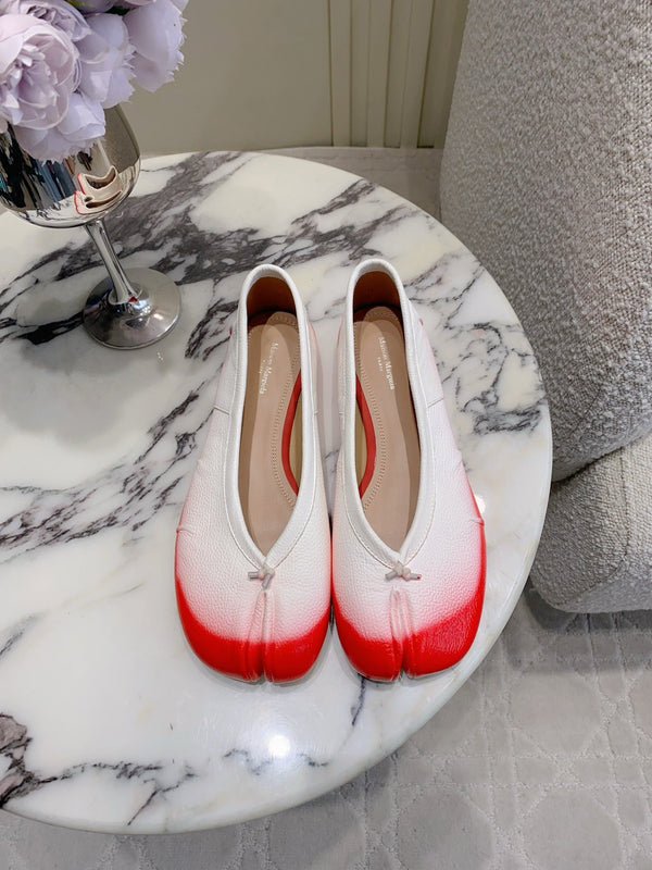 Maison Margie Split-Toe Ballet Flats Red White Cowhide 724743