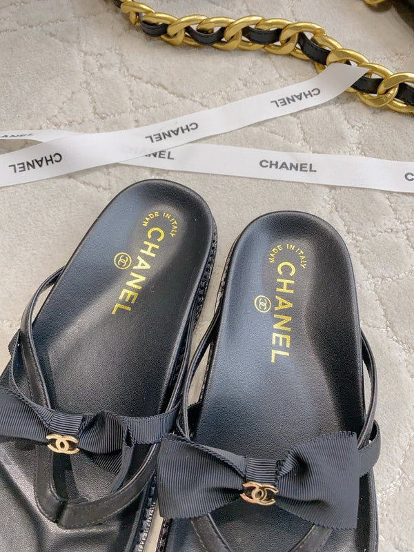 CC 26s Bow Thong Sandals Black Lambskin 723722
