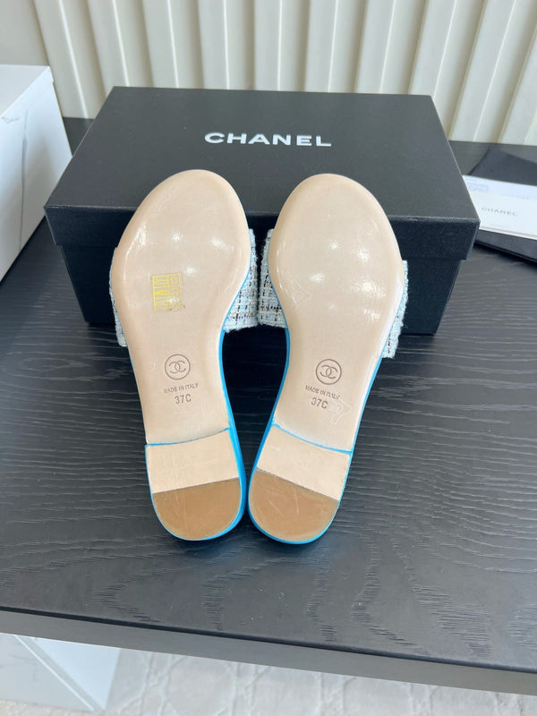 CC 26s Flat Sandals Blue Cream Quited Leather 906222