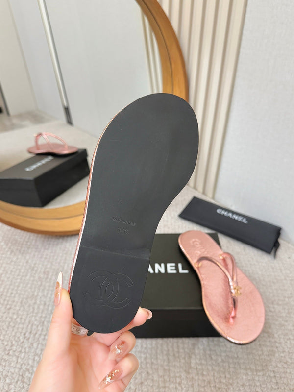 CC 2026 Thong Sandal Pink Metalic Calfskin 826475