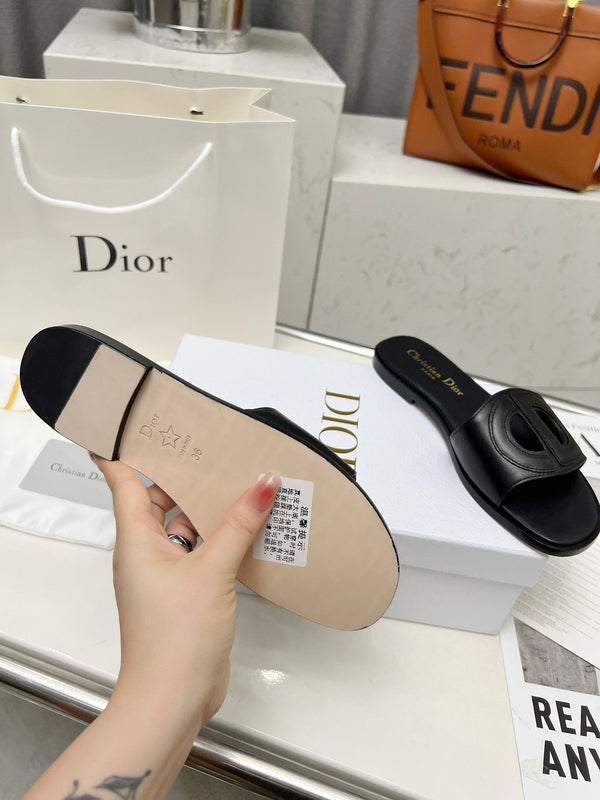 CD 25 D-Club Slide Calfskin