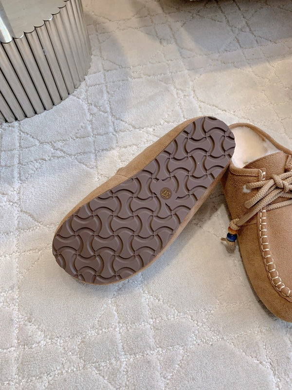 UGG Yupoo Loafers Caramel Wool Suede 516908