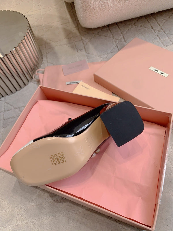Miu Bicolor Cap-Toe Pump 7.5cm Black White Patent Leather 724260