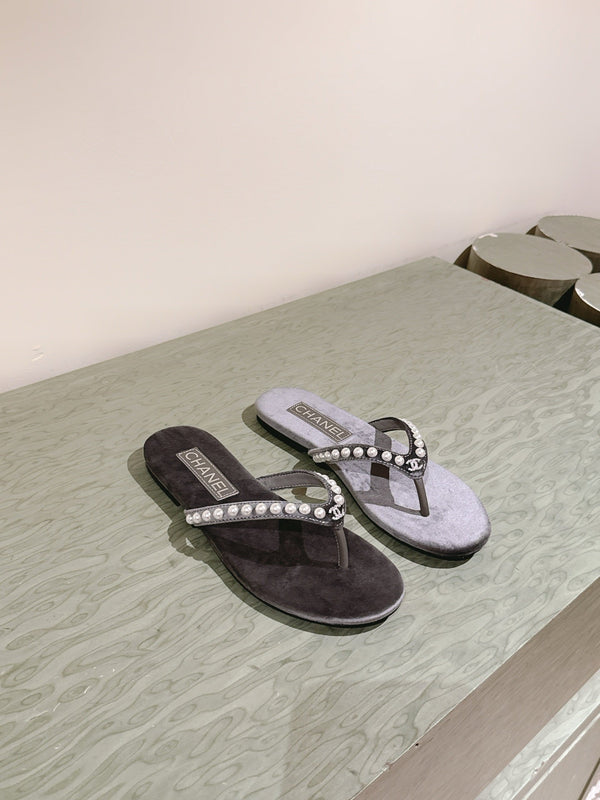 CC 25ss Pearl Thong Sandal Black Mix Grey Velvet 461640
