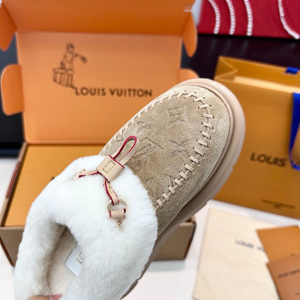 LV Cortina Closed Mule Khahi Suede Wool 542232