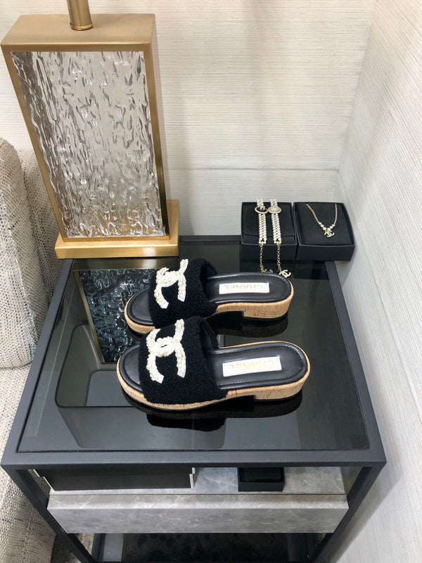CC Pearl Plush Slides Black Wool Leather 970127