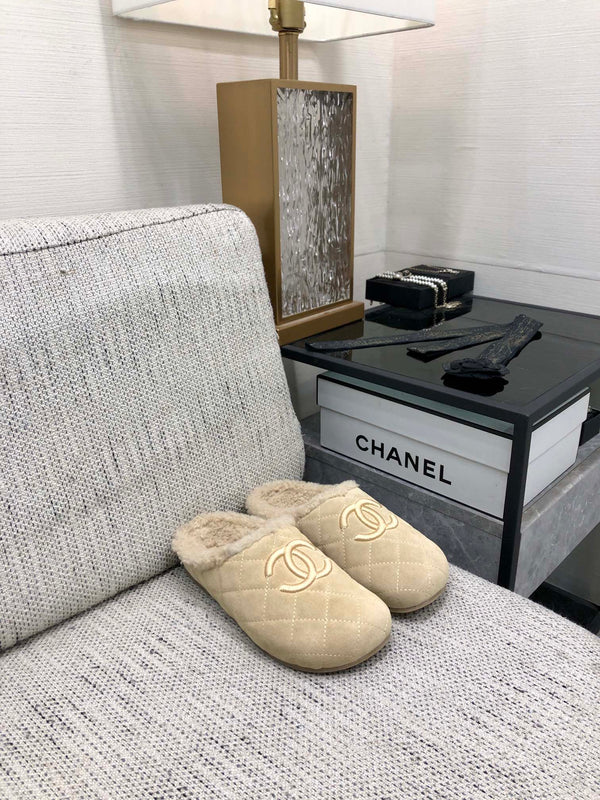 CC 26s Mules Beige Quilted Suede Shearling 970155