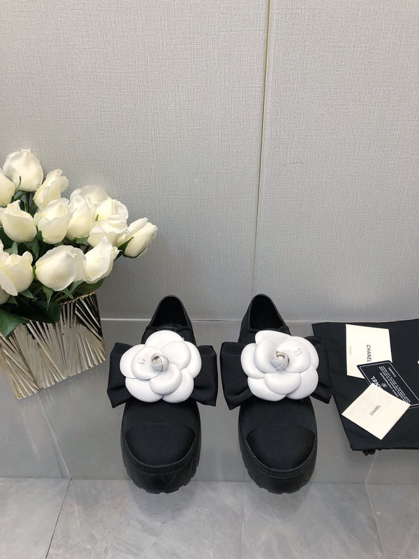 CC 26s Camellia Lug Sole Loafers Black White Cotton