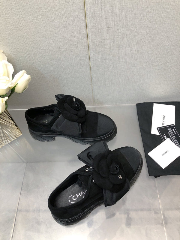 CC 26s Camellia Lug Sole Loafers Black Cotton Suede 673052