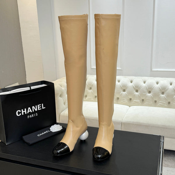 CC 25A Double C Giant Pearl Heel Boots 50mm Black Beige Cowhide 454947