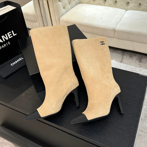 CC Gabrielle Chanel Boots 8.5cm Beige Suede Black Fabric