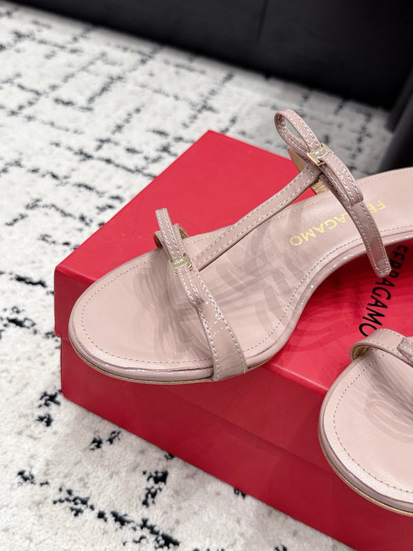 FG 26s T-strap Slippers Light Pink Leather 923515