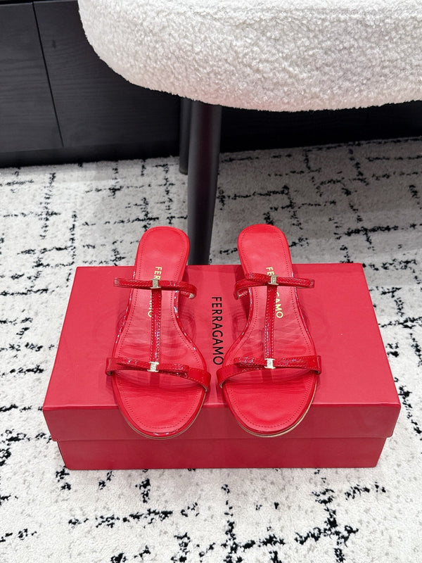 FG 26s T-strap Slippers Red Leather 923517
